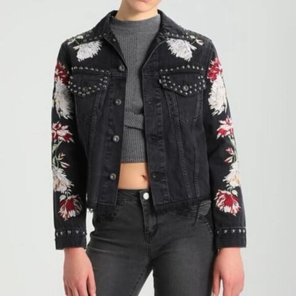 Levi’s Made&Crafted Jean Jacket Embroidered Studded Raw Hem Floral Med‎ 2 Womens - Picture 1 of 16